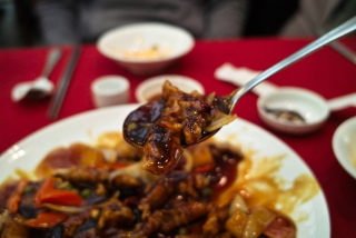 Illustration for article titled South Korea Has a Restaurant for Giant Robot Geeks
